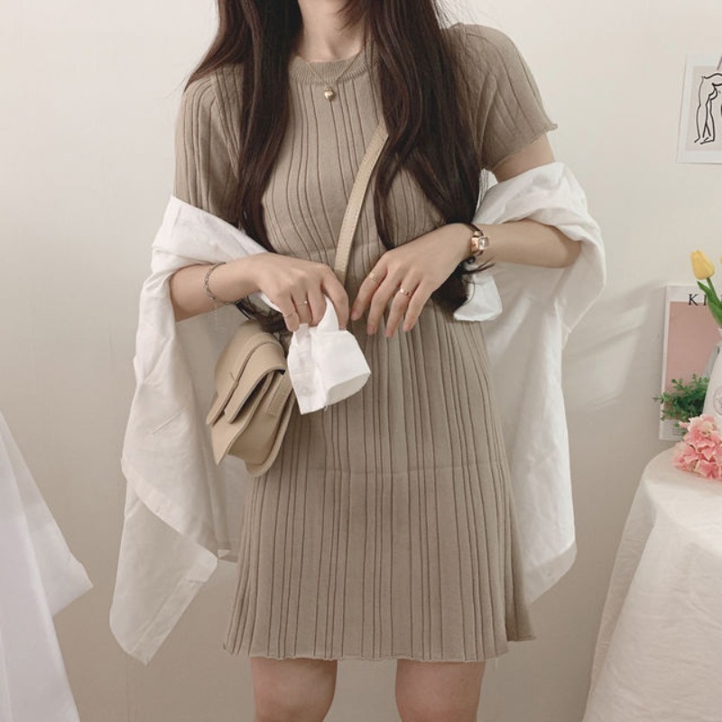 ワンピース ミニスカート ショート丈 袖あり 半袖 ラウンドネック 襟なし Aライン ハイウエスト かわいい 大人可愛い きれいめ シンプル カジュアル 大人 上品 おしゃれ 大人女子 こなれ感 5,206円