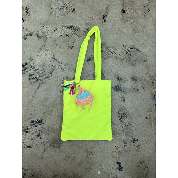 cheek neon monster tote C24009-52 イエロー トートバッグ