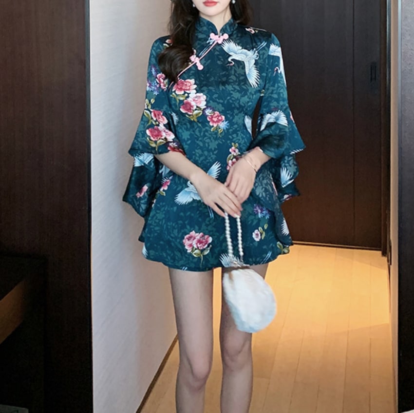 ワンピース デート ショート ショート丈 袖あり 半袖 スリム タイト 細身 かわいい 大人可愛い きれいめ シンプル カジュアル 大人 上品 おしゃれ お洒落 主役級 存在感 夏 10代 20代