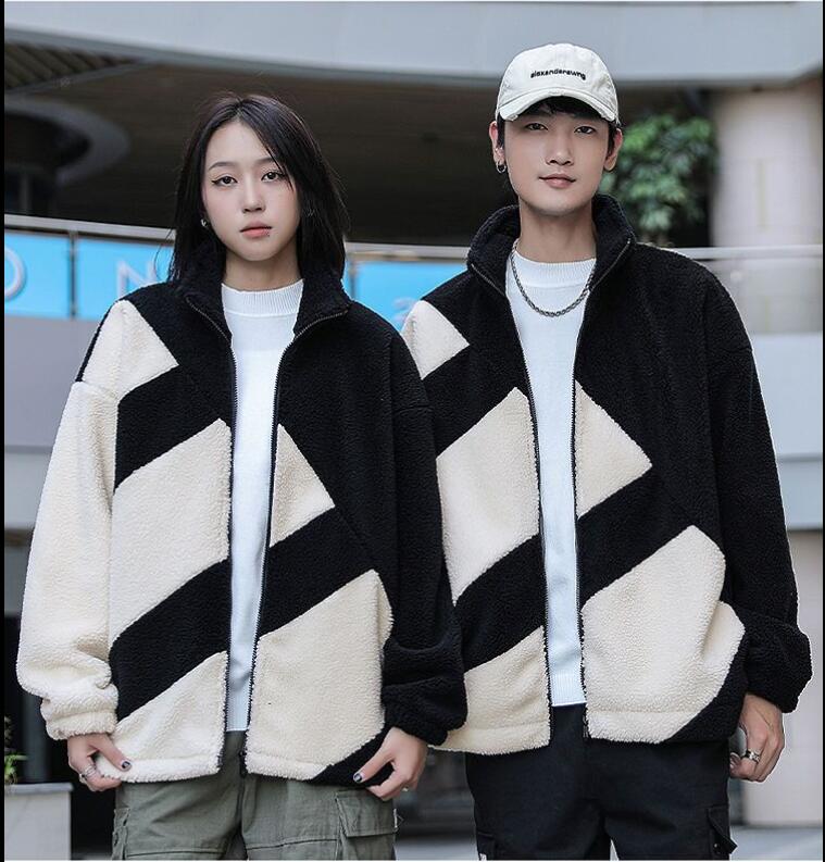新作ラムウールのコート男のゆったりとしたスエードをつかむカップルのための珊瑚の絨毯と厚手のジャケット