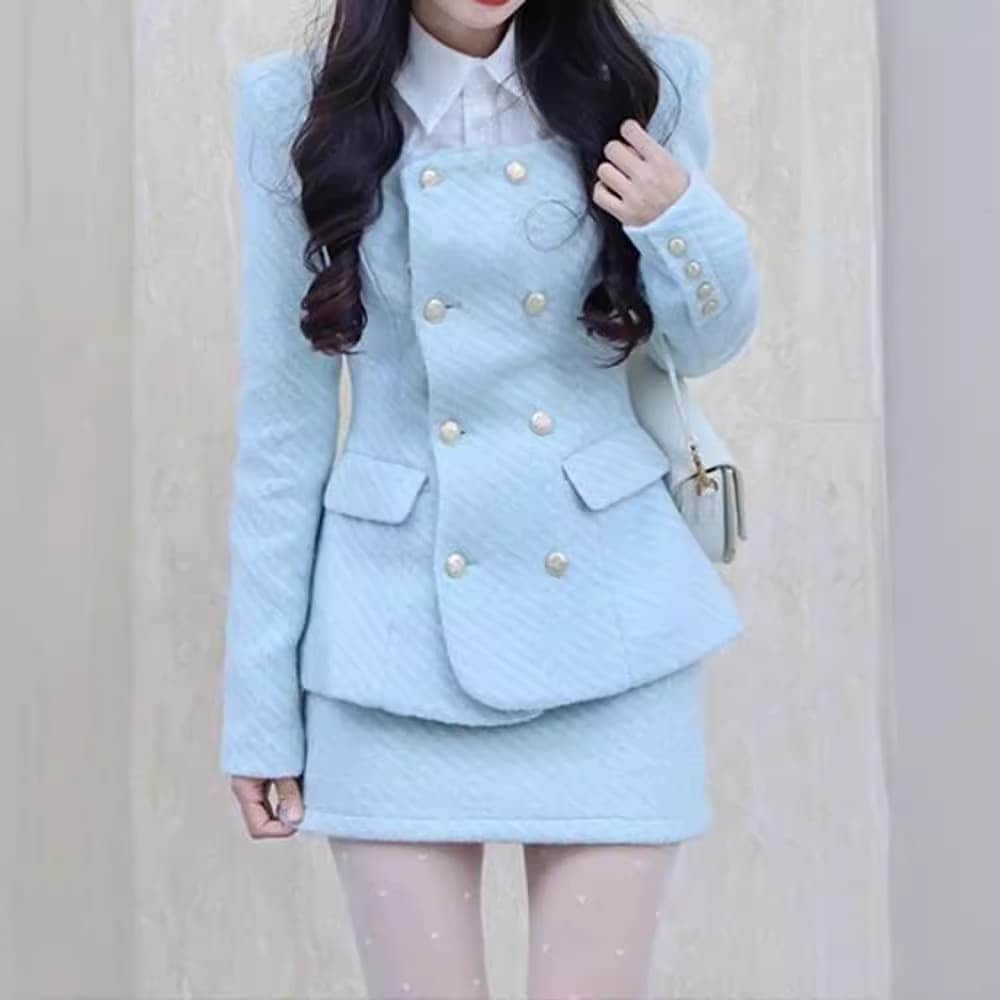 ハイウエストのショートスカートとシャネル風デザインが特徴的な春と秋にぴったりのシックでスリムなレディース ツーピース セットです 4,490円