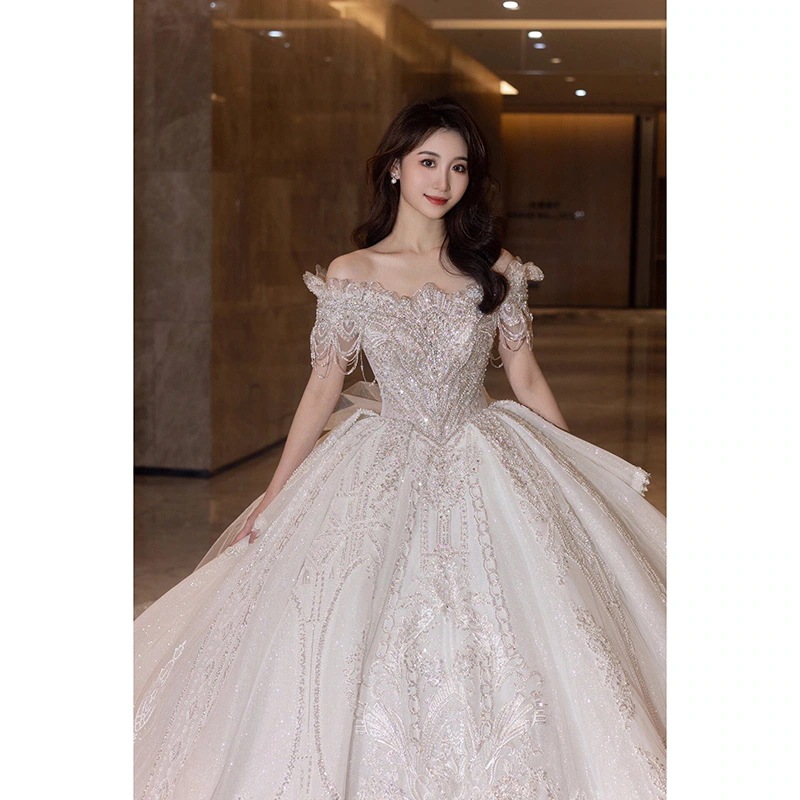 ワンショルダーライトウェディングドレス2025ブライダルメイン糸上質な質感重工業マタニティテール