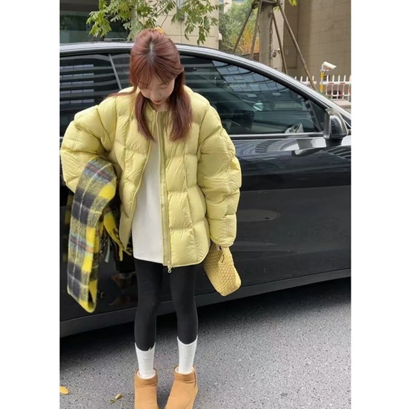 黄色のラウンドネック年齢を軽減する秋と冬の純粋な綿の服の女性のファッショナブルなハイエンドの厚く暖かい綿の服の綿のジャケット