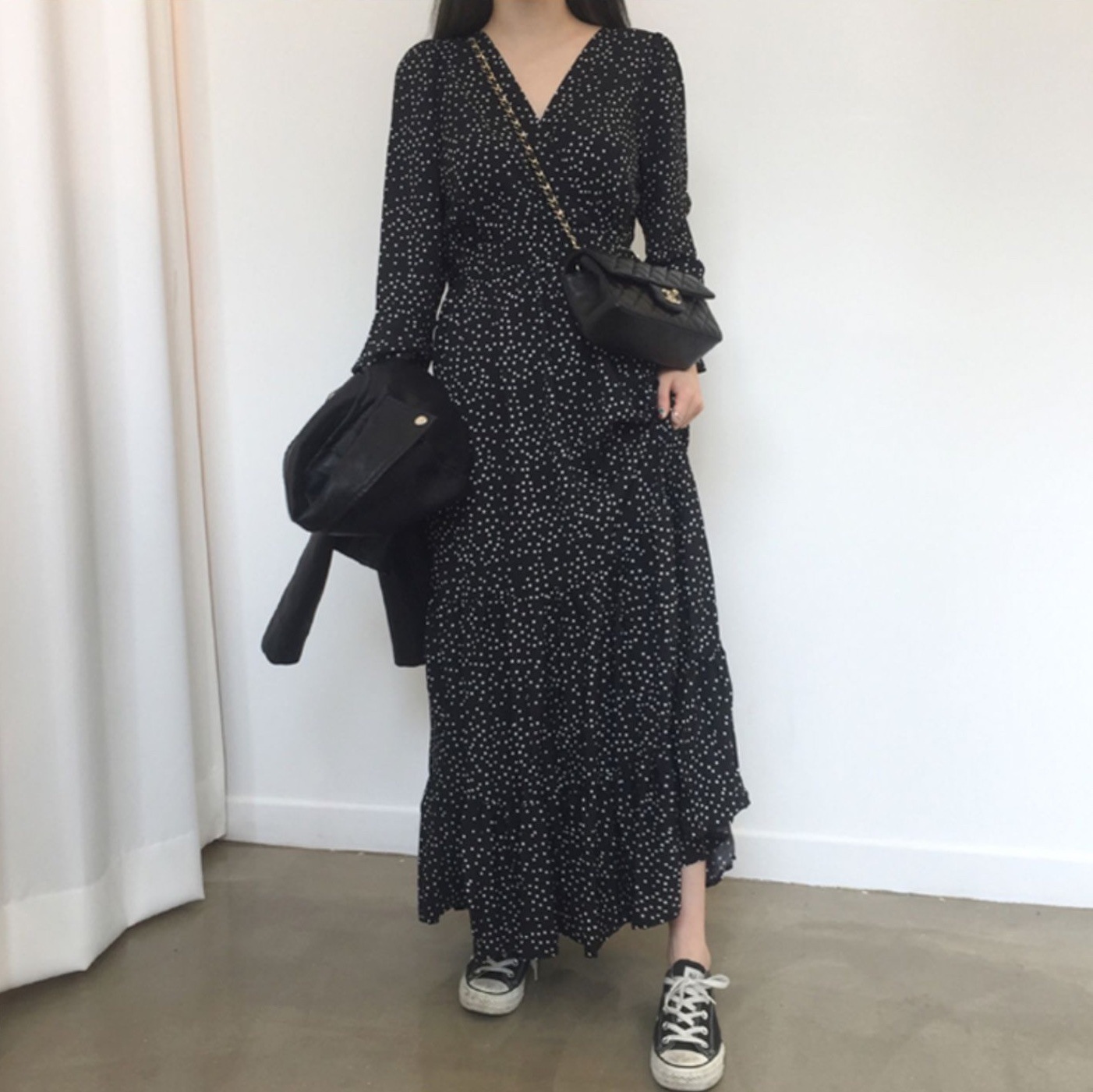 ワンピース ロング ロング丈 マキシ マキシ丈 袖あり 長袖 Vネック フレア Aライン フリル ウエストマーク ハイウエスト 薄手 きれいめ 大人 上品 おしゃれ お洒落 かっこいい レトロ