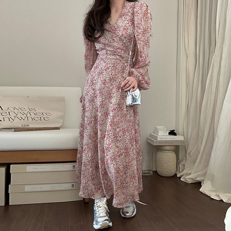 ワンピース マキシ丈ワンピース 長袖 ボリューム袖 Vネック マキシ丈 セミフレア かわいい 大人可愛い きれいめ シンプル 上品 おしゃれ 大人女子 こなれ感 きちんと 個性的 主役級 存在感 4,666円