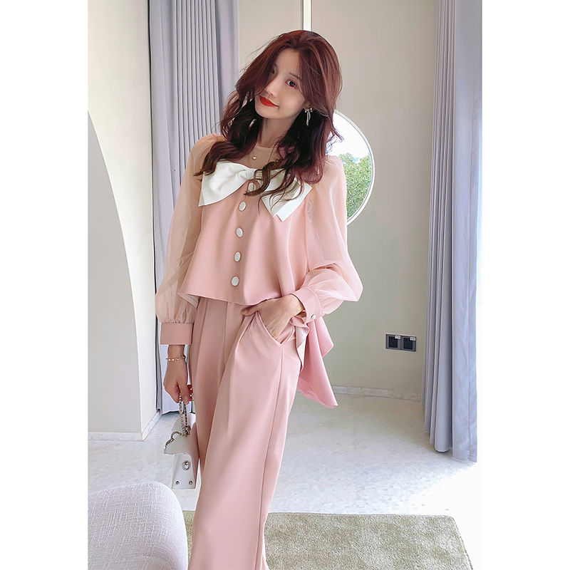 秋に2023年の女性のスイートボウ長袖トップスハイウエストワイドレッグパンツ2点セットの完全なセットを着用 母の日