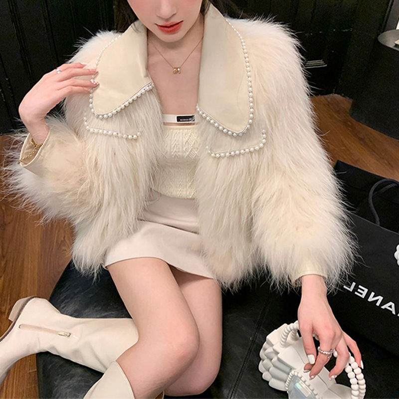高級感リ うわべ一体です ショート丈 コート着