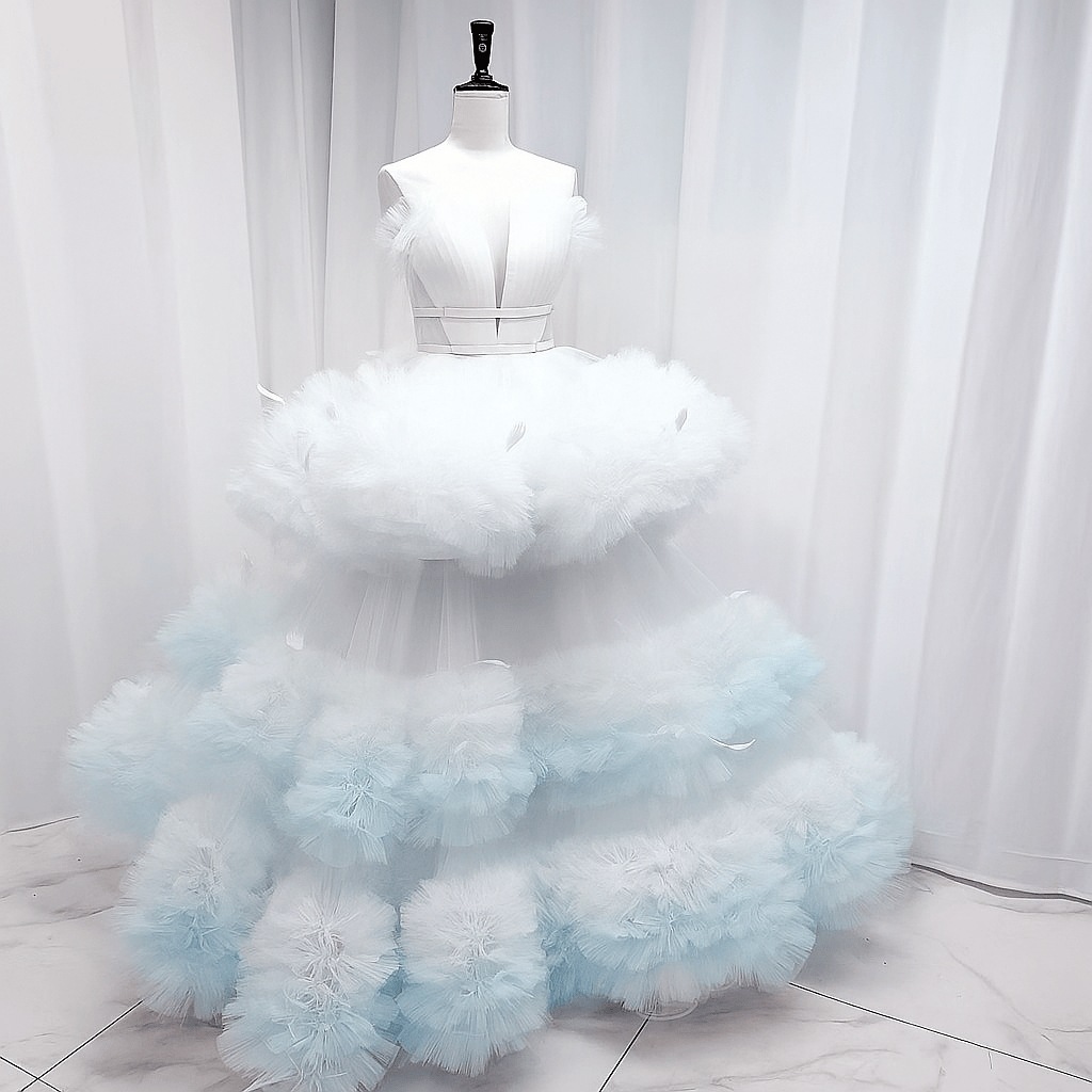 豪華！ カラードレス ホワイト 薄青 Vネック ベアトップ ソフトチュール グラデーションドレス フレアスカート 可愛い 披露宴/結婚式