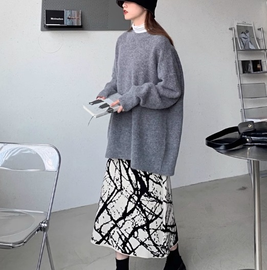 スカート モダン柄 膝下 セミフレア デザイン ニュアンス モノトーン かわいい 大人可愛い きれいめ シンプル カジュアル 大人 上品 おしゃれ お洒落 大人可愛い 大人女子 こなれ感 ラブリー