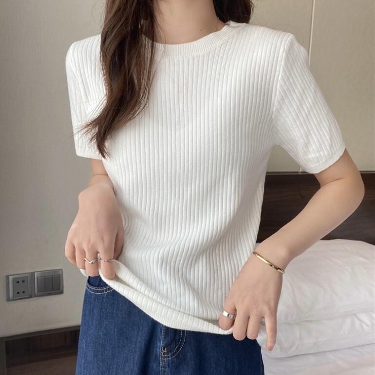 色豊富 トップス ニットソー セーター プルオーバー ミディアム丈 半袖 襟なし クルーネック スリム 細身 スマート リブ 伸縮性 ストレッチ かわいい 大人可愛い シンプル カジュアル きれいめ