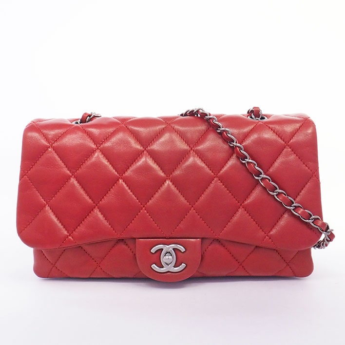 【美品】シャネル シングルフラップ ココマーク シルバー金具 マトラッセ レディース 【ショルダーバッグ】