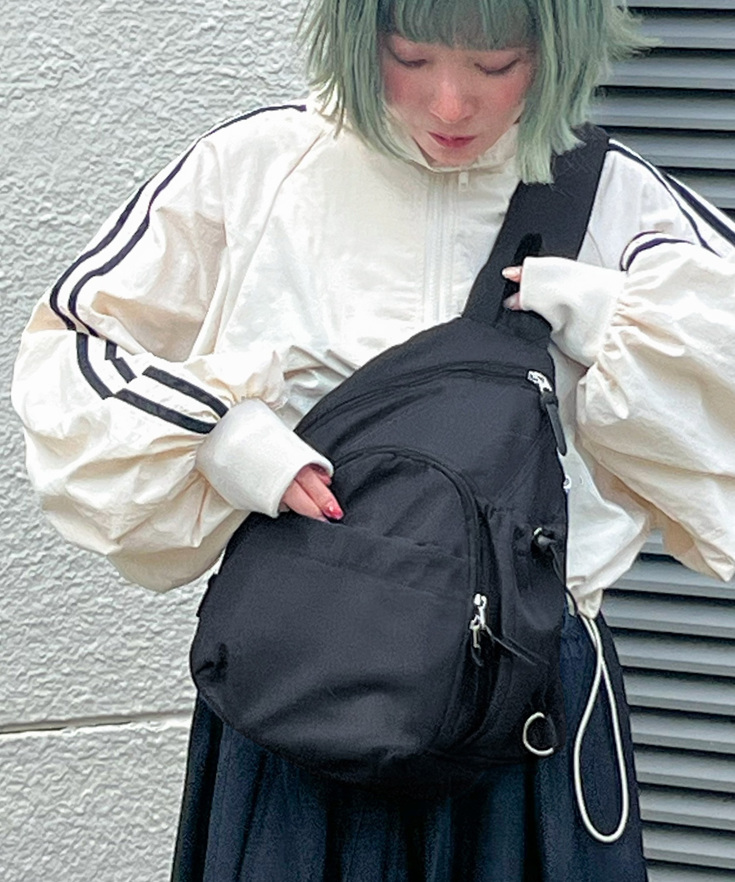 マザーズバッグ ボディバッグ ママカル mamacaru ボディーバッグ ショルダーバッグ ママバッグ 撥水 防臭 軽量 大容量 多機能 ポケット 抗菌 大きめ 軽い 大きい レディースバッグ 防水