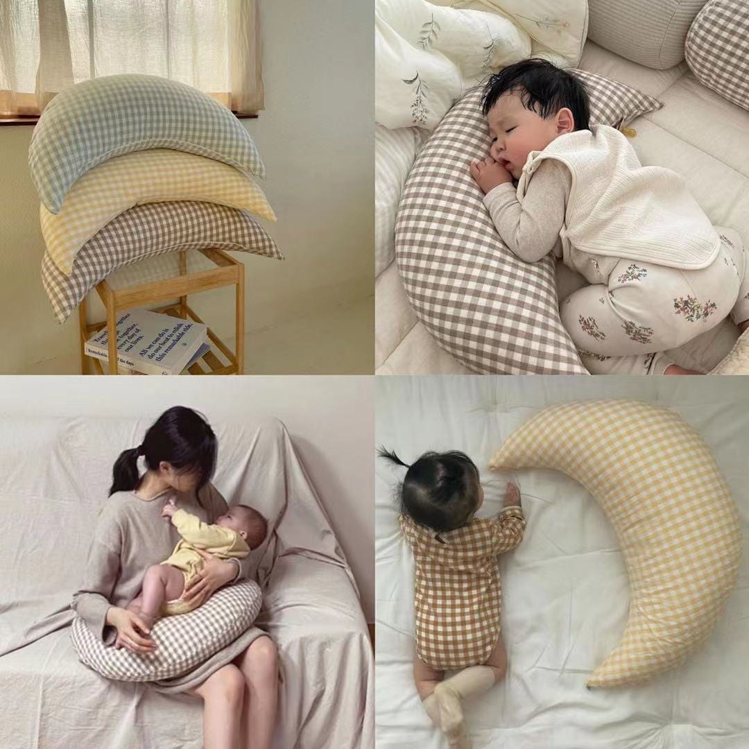 純綿のチェック柄の月の枕 赤ちゃんの寝まくら 子供の横たわる枕 新生児の授乳枕 取り外して洗えます