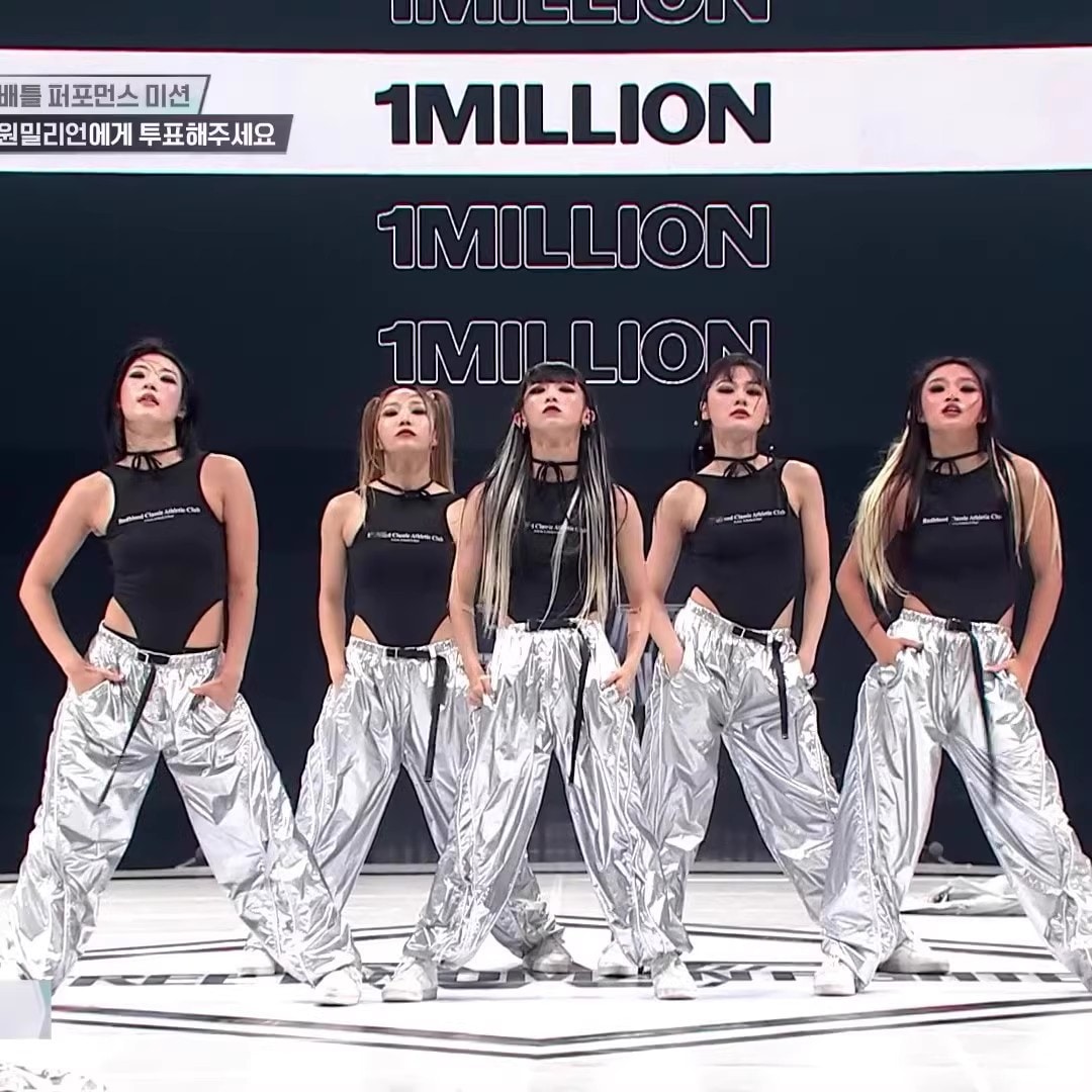 アイドル同型衣装 打ち歌衣装 セットアップ 華やかな衣装 応援テーマ衣装 パフォーマンス衣装 K-POP 韓国ファッション