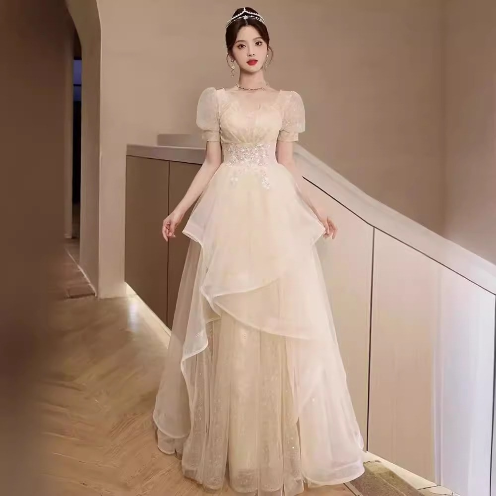 ホワイト＆ゴールドのイブニングドレス 結婚式ドレス ロング 個性的 パーティードレス お呼ばれ Aライン レース レディース ワンピース 大人 結婚式 披露宴 演奏会 ホスト パーティー卒業 7,482円