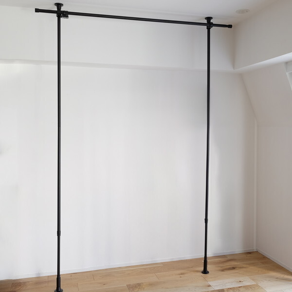 TOSO Naivis つっぱりカーテンレールセット 2.7m ブラック(リングランナー×30) メーカー直送