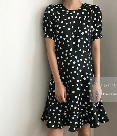 1098．ドット柄カジュアルワンピース（ブラック）