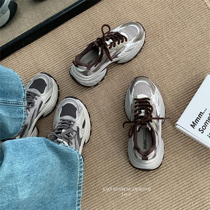 2025スプリング新しい韓国のレトロレザー厚いソールハイニングパパシューズメッシュ通気性オールマッチカジュアルスニーカー