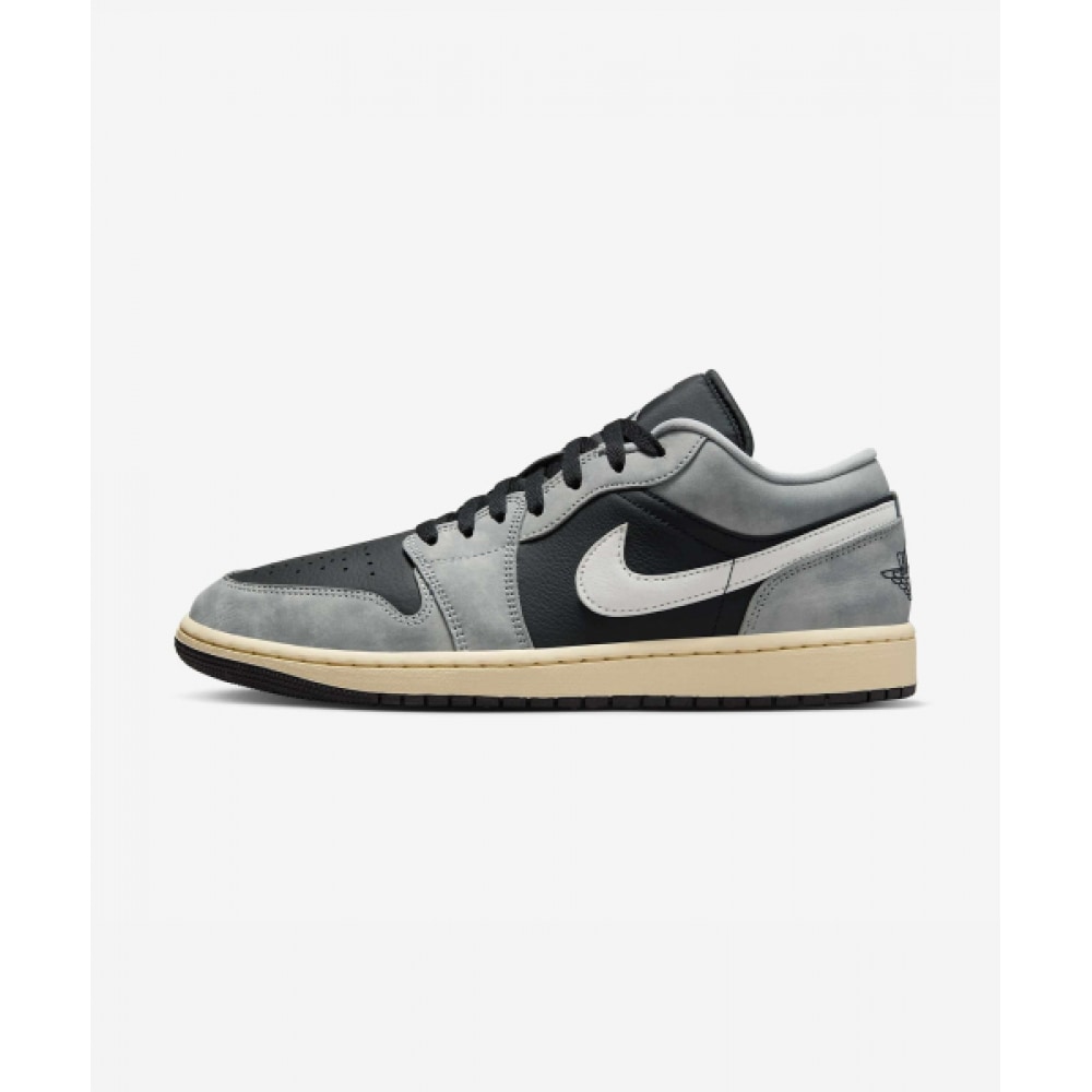 ナイキエアジョーダン 1 ロー SE M-ライトスモークグレー:セール:モスリン:ブラック/HQ2010-012