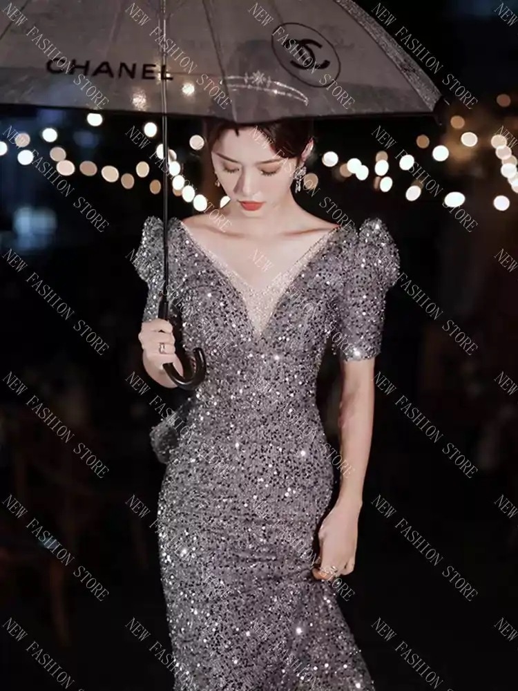 イブニングドレスの女性-68 8,859円