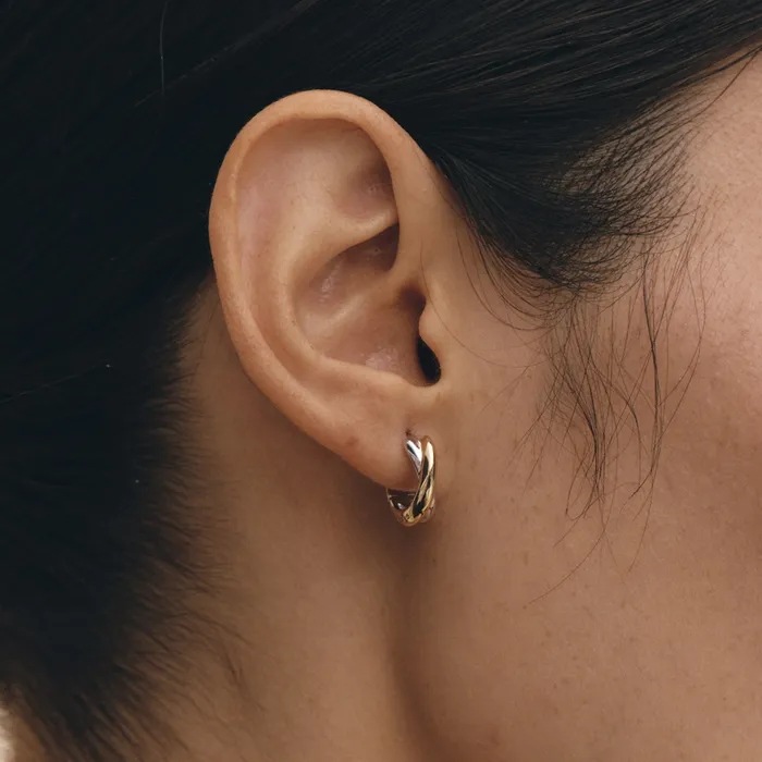Subni Silver (C) Twist One-Touch Earrings S アクセサリー ピアス ネックレス ブレスレット レディースファッション 韓国 コスメ 芸能人着用