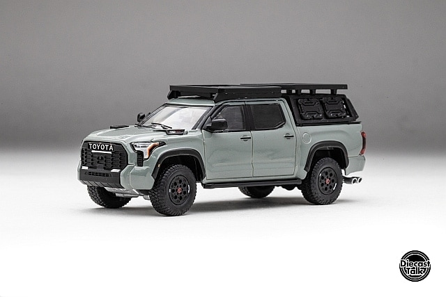 ゲインコーププロダクツ 1/64 トヨタ タンドラ TRD PRO ルナロック DiecastTalk特注品 ルーフラック＆アクセサリー付属【DTG0023-LR】 ミニカー DTG0023-LR