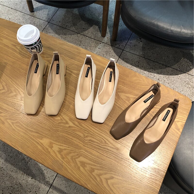 スクエアトゥ パンプス シューズ 靴 ローヒール 太ヒール レディース シンプル カジュアル おしゃれ きれいめ 上品 大人可愛い かわいい お洒落 歩きやすい 疲れにくい