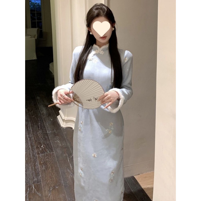 新しい中国風のチャイナドレスを改良し若い女の子は秋と冬の共和党スタイルのプチベルベットのドレスを毎日着ることができます