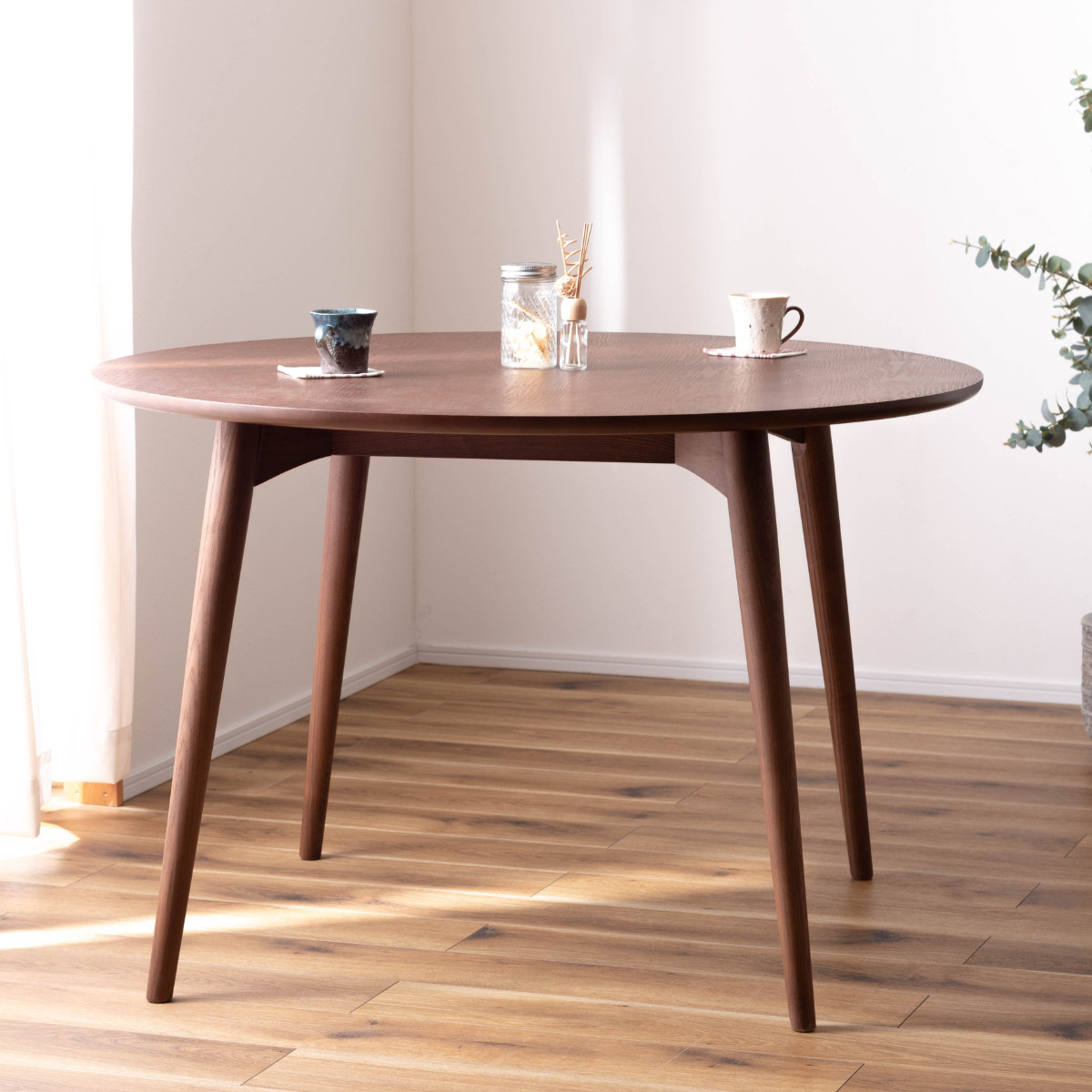 ダイニングテーブル 幅110cm 高さ72cm 円型 カラメリ 丸 テーブル 円形 ラウンド 食卓テーブル 食卓机 2人掛け 4人掛け 北欧 おしゃれ ナチュラル シンプル モダン 木目調