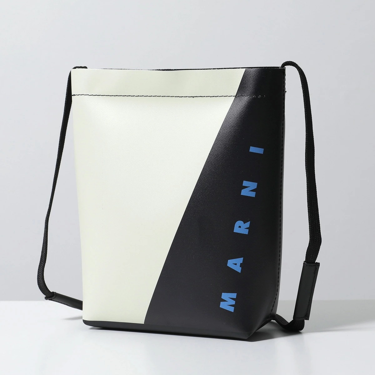 MARNI マルニ ショルダーバッグ TRIBECA トライベッカ SBMQ0068A1 P7948 メンズ クロスボディ ロゴ バイカラー 鞄 ZO824
