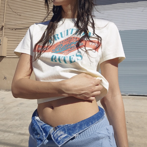 レイブ Retro Graphic T-Shirt in Ivory