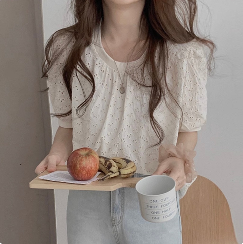 レディース トップス カットソー デート 白トップス ショート ショート丈 袖あり 半袖 ボリューム袖 ラウンドネック クルーネック 襟なし ワイド 切り替えデザイン レース かわいい 大人可愛い