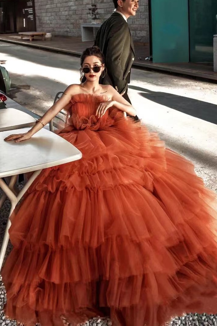 フランス風 カラードレス オレンジ ボリュームドレス ベアトップ  