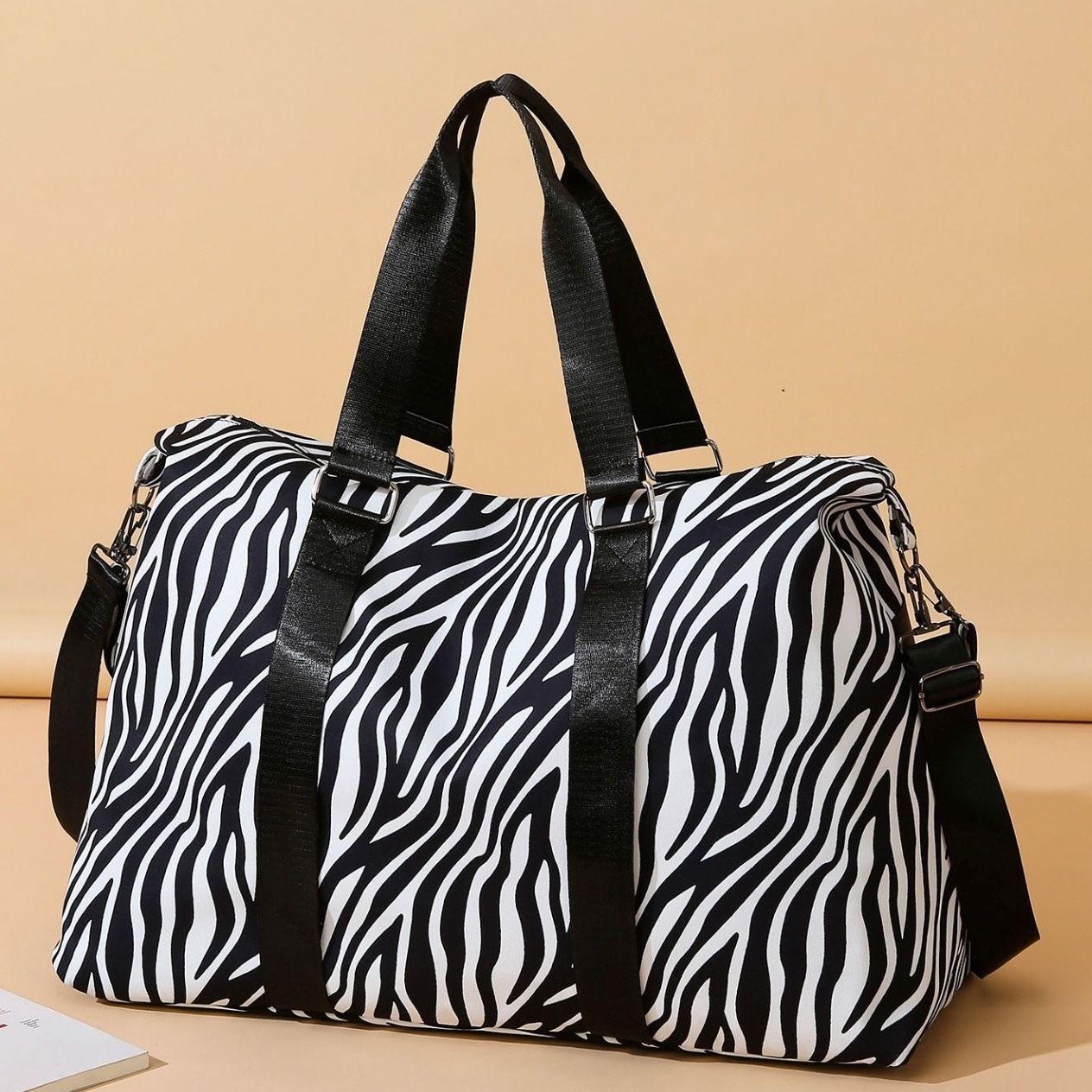 アニマル柄 バッグ 牛柄 ボストンバッグ レディース スポーツバッグ 旅行バッグ ゼブラ ヒョウ柄 大容量 韓国 オルチャン レオパード ナイロン 撥水 ジムバッグ 軽量 2wayバッグ シ