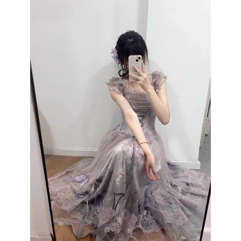 花びら型のスカートが付いた紫色のイブニングドレスロリータドレス華やかな成人式のプリンセスドレス女性用のロリータの普段着ドレス