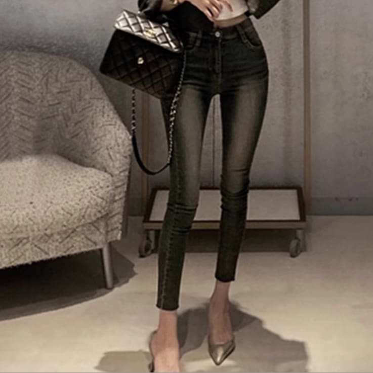 レディース パンツ ボトムス デニム Gパン デニムパンツ スキニーパンツ クロップド丈 スリム 細身 スマート ポケット ハイウエスト ボタン ブルーデニム カラーデニム かわいい 大人可愛い