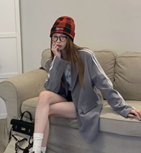 スゥエット風ジャケット 袖あり 長袖 カジュアル 個性的 かわいい 可愛い おしゃれ 大人 おしゃれ かっこいい 大人可愛い 大人女子 こなれ感 キュート スポーティー 柄 春 秋 誕生日