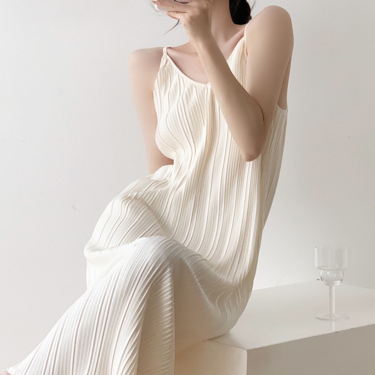 ワンピース レディース プリーツ キャミ ワンピ 個性的 春服 夏服 ロング 袖なし キャミソール インスタ映え モテ 流行 トレンド 高見え 格上げ 涼しい 華奢見え 無地 ホワイト S