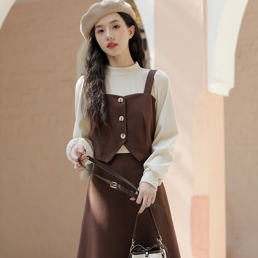 女性のためのフレンチレトロドレス2025秋冬新作ファッショナブルな小さな長袖サスペンダーフェイクツーピースミドル丈スカート