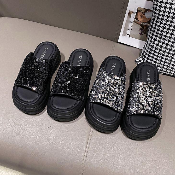 【韓国ins大人気】厚底 スタッズ サンダル メタル 歩きやすい フラット 個性的 韓国ファッション【k3-zh52】【予約販売：15-20日】60込