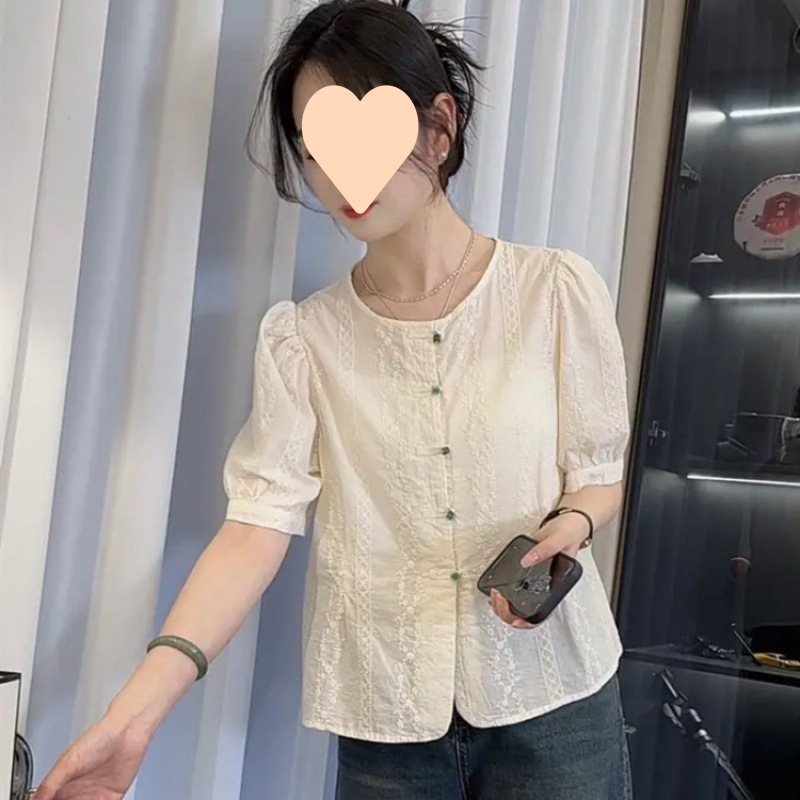 【1つ買うと10つ無料】女性のためのの刺繍されたショートスリーブの女性シャツハイエンドファッション気質シャツ2025夏