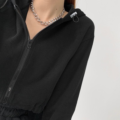 アウター トップス パーカー 上着 ショート丈 袖あり 長袖 前開き ドローコード フード付き 大きめポケット 前開き シンプル カジュアル おしゃれ お洒落 かっこいい レトロ こなれ感 ラフ