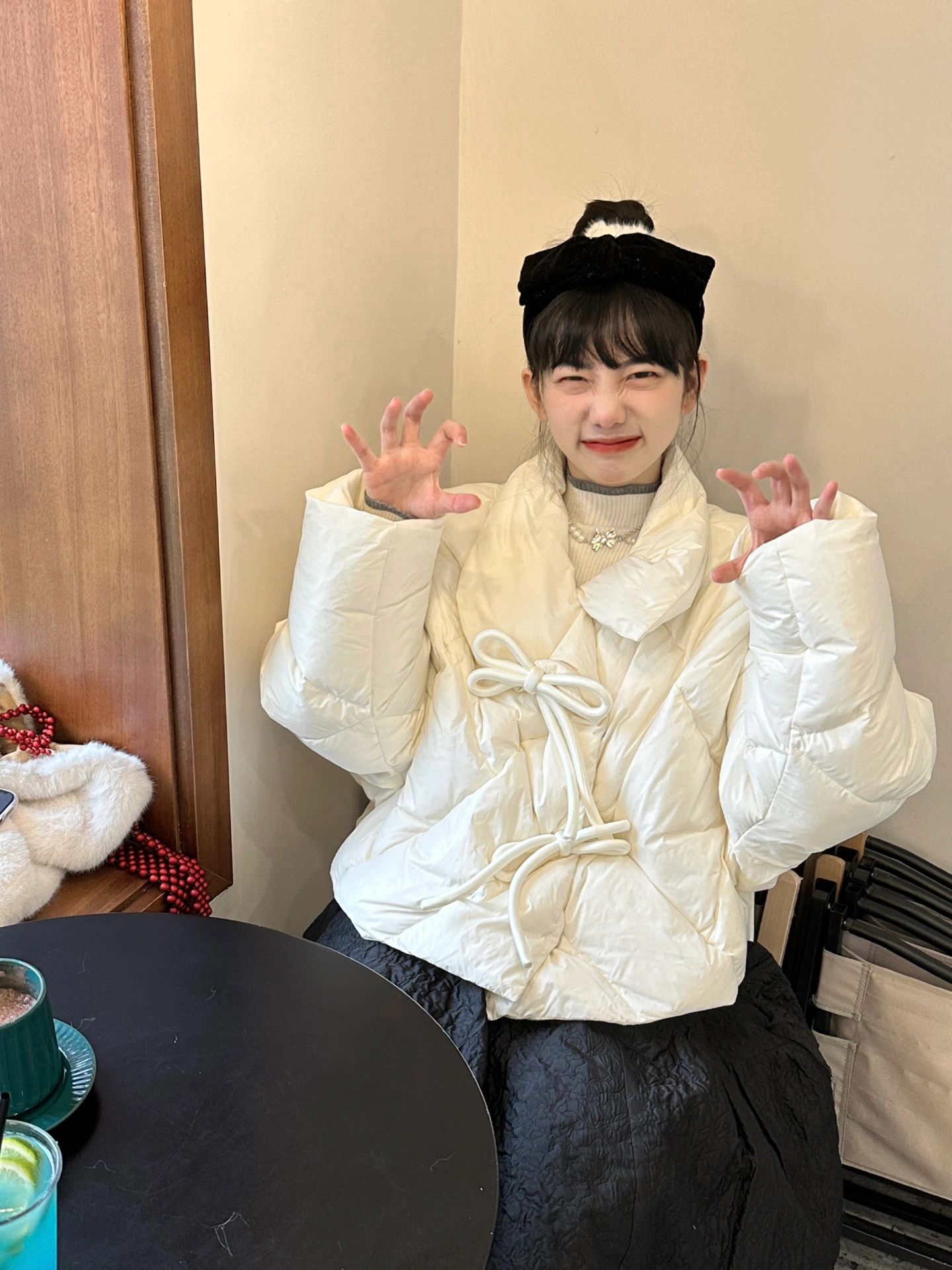 女性用オフシーズンデザインリボンダウンジャケットショートスタイル小柄2024新作甘くて優しいスタイルの白冬コート