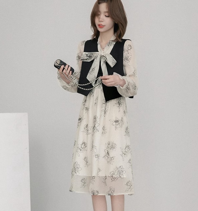 ツーピース ワンピース ベスト フレアスカート 膝丈 長袖 パフスリーブ りぼんタイ Aライン ハイウエスト かわいい 大人可愛い きれいめ カジュアル 上品 おしゃれ ガーリー ラブリー キュート