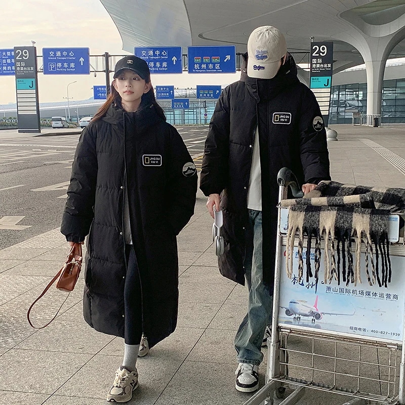 カレッジスタイルの女性の綿のコート 24 の新韓国スタイルのフード付きミッドレングスの綿のコート女性のための肥厚綿のジャケットの女性のジャケット