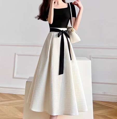 セット トップス スカート カットソー 袖あり 半袖 スクエアネック 襟なし フレア デザイン 美ライン ニュアンス リボン ベルト ウエストマーク 2点セット ツーピース お得 2点セット かわいい