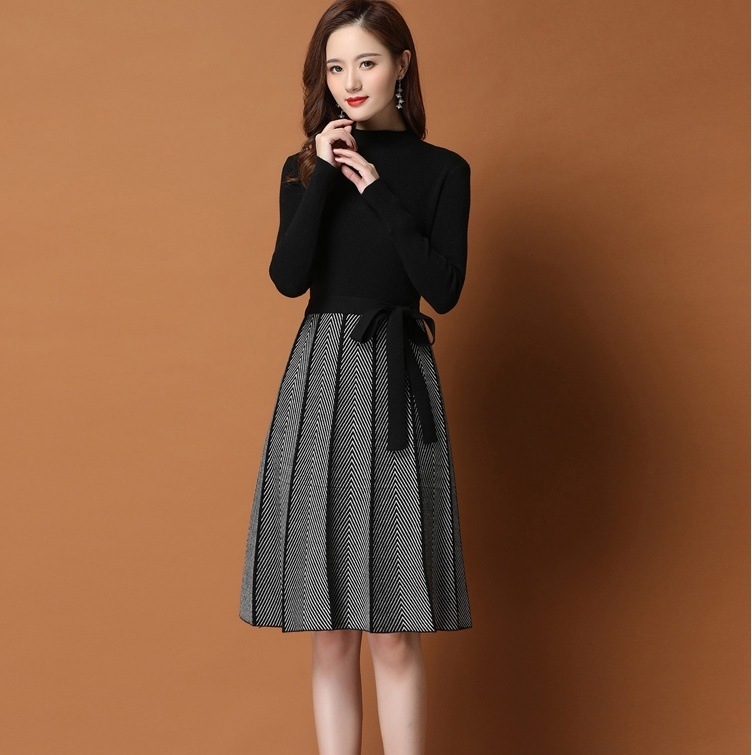 ワンピース 膝丈 ひざ丈 袖あり 長袖 ハイネック フレア Aライン リボン ウエストマーク ウエストリボン 切り替えデザイン ニット きれいめ 大人 上品 おしゃれ お洒落 かっこいい レトロ