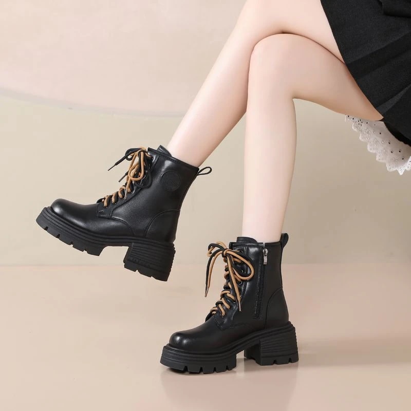 迅速な3日以内の出荷 スタイルアップ！ヒールパンプス ショートブーツ 高さを増やすショートブーツ女性秋と冬の新しい厚底英国スタイル汎用性の高い軽量バイクブーツパッド入りの小さな薄い