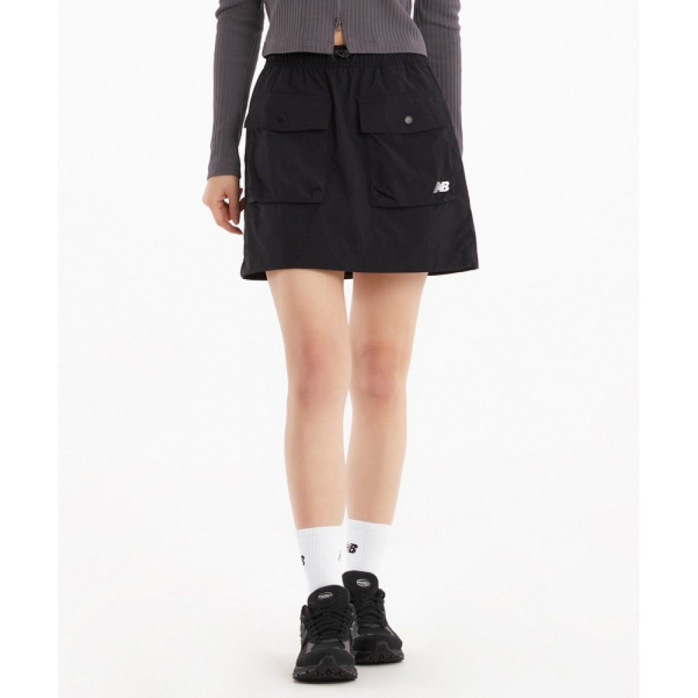 ニューバランス NBNWF2W312/レディースウーブンカーゴミニスカート (ブラック)