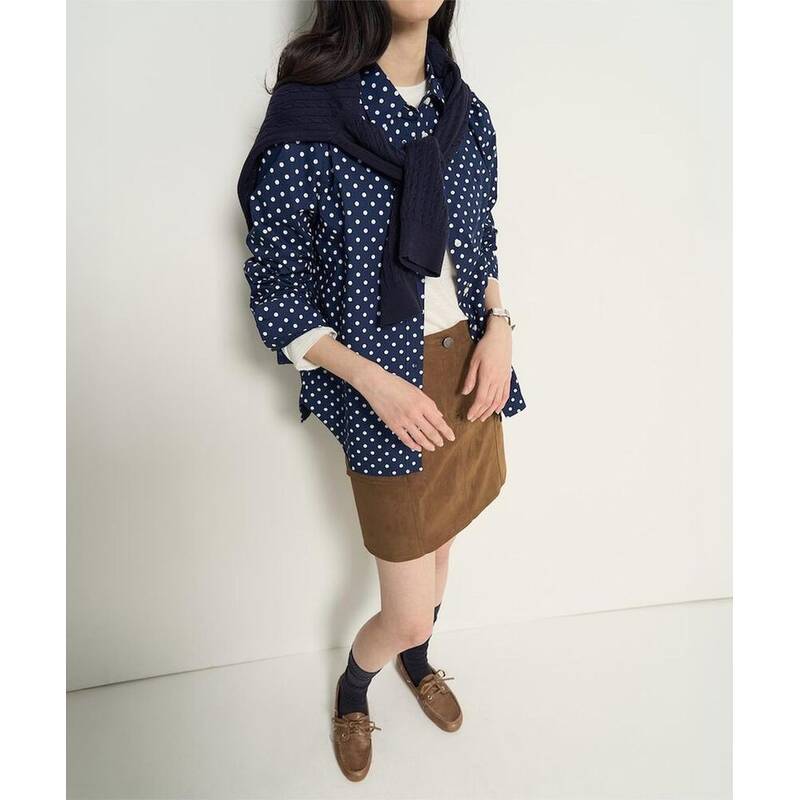 BEANPOLE LADIES ドット柄 スリムショートシャツ ネイビー (BF6164C02R) BF6164C02R 363260